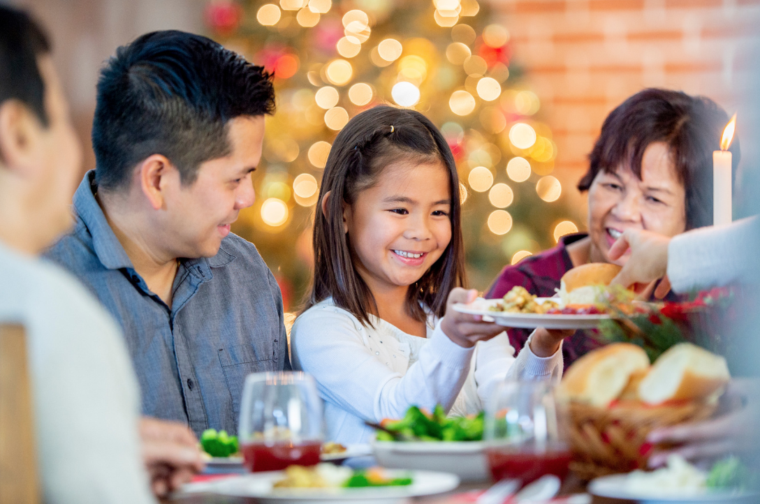 3 cách để bữa tối gia đình trở nên thoải mái hơn với trẻ nhỏ