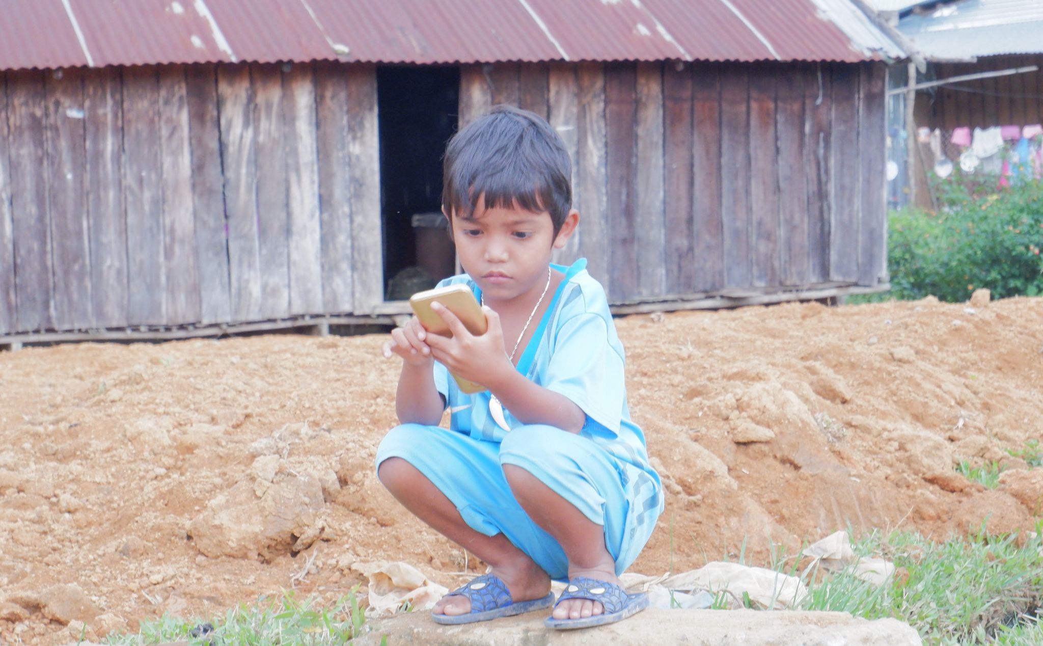 Giáo dục con cái: Làm gì để cha mẹ không phải tìm con nơi quán Nét!