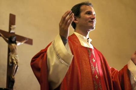 Tại sao người Công giáo gọi linh mục là “cha”?