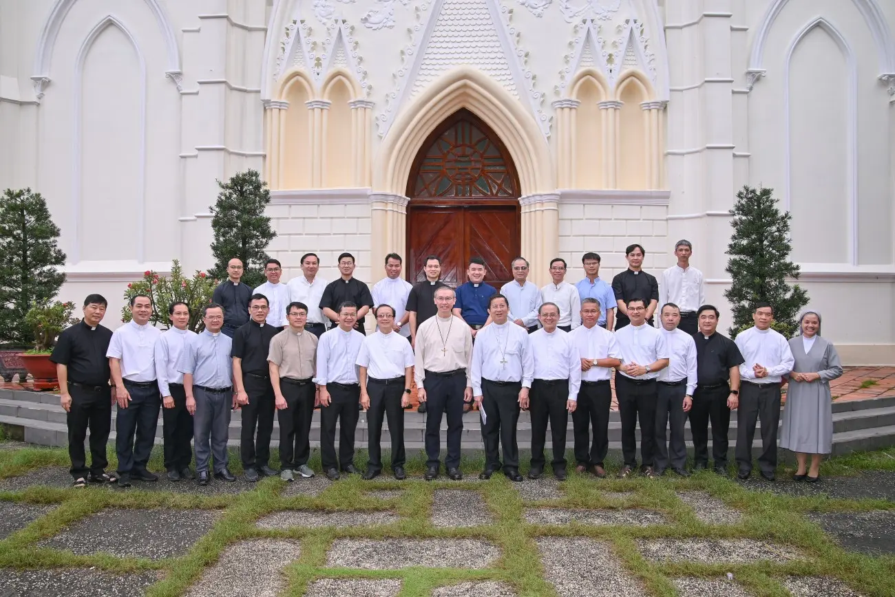 CÁC GIAI ĐOẠN TÂM LÝ-TÂM LINH CỦA ĐỜI LINH MỤC: MỘT HÀNH TRÌNH NỘI TÂM SÂU SẮC VÀ PHỨC TẠP