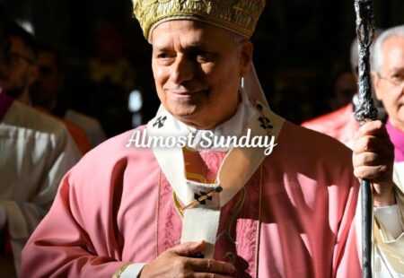 MÀU HỒNG GIỮA MÙA CHAY: MỘT CHÚA NHẬT ĐỂ NHỚ RẰNG CHÚNG TA ĐANG ĐI VỀ NHÀ