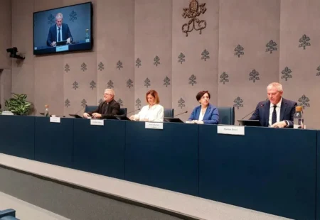 AMORIS LAETITIA: CANH TÂN VIỆC LOAN BÁO TIN MỪNG CÙNG VỚI CÁC GIA ĐÌNH VÀ CHO CÁC GIA ĐÌNH